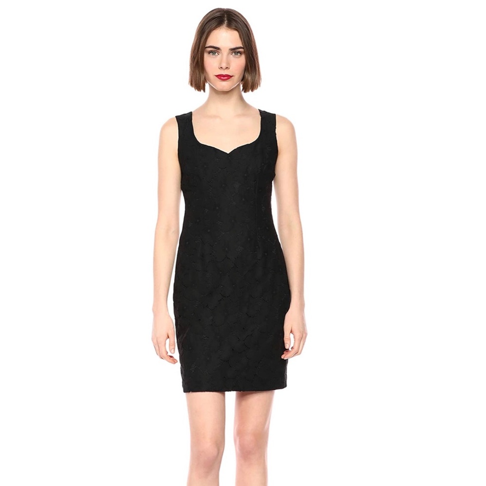 🎉HP🎉 LBD Karl Lagerfeld Sweetheart Neckline Lace Sheath